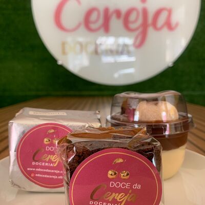 Potinho brigadeiro + bolo gelado + brownie recheado doce de leite