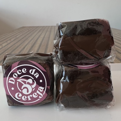 Brownie recheado de brigadeiro ao leite 
