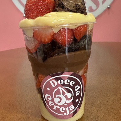 Copo Brownie Morango 200ml