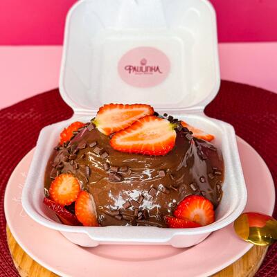 Bolo Caseirinho Brigadeiro com morango