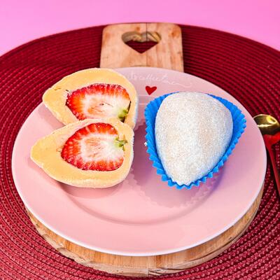 Coxinha Ninho com morango 