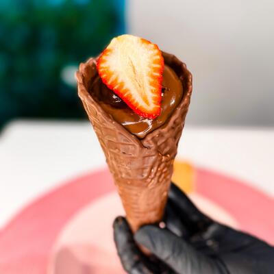 Cascone Brigadeiro com morango 