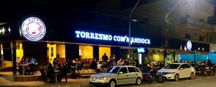 Torresmo com Mandioca 