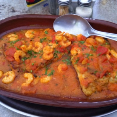 Peixe ao molho de camarão (serve 2 pessoas)
