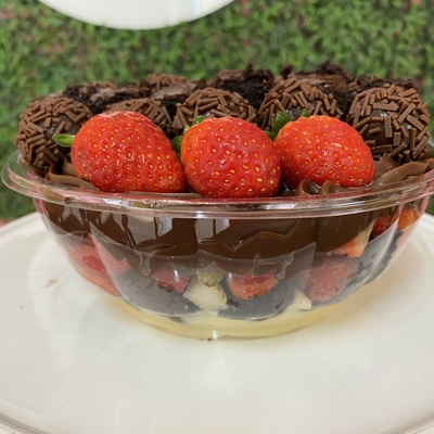Travessa media brownie morango