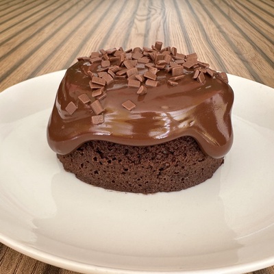 Mini bolo chocolate vulcão de brigadeiro 