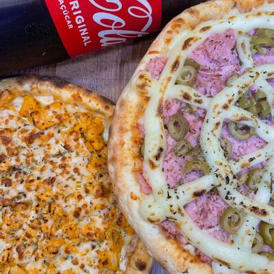 2 Pizzas Híper 45cm + Coca-Cola 2L (serve 32 fatias).