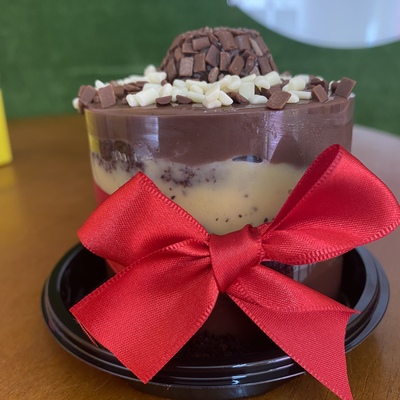 Mini bolo maracujá com brigadeiro 