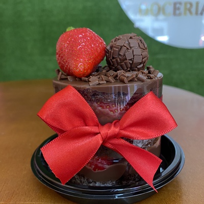 Mini Bolo brigadeiro com morango